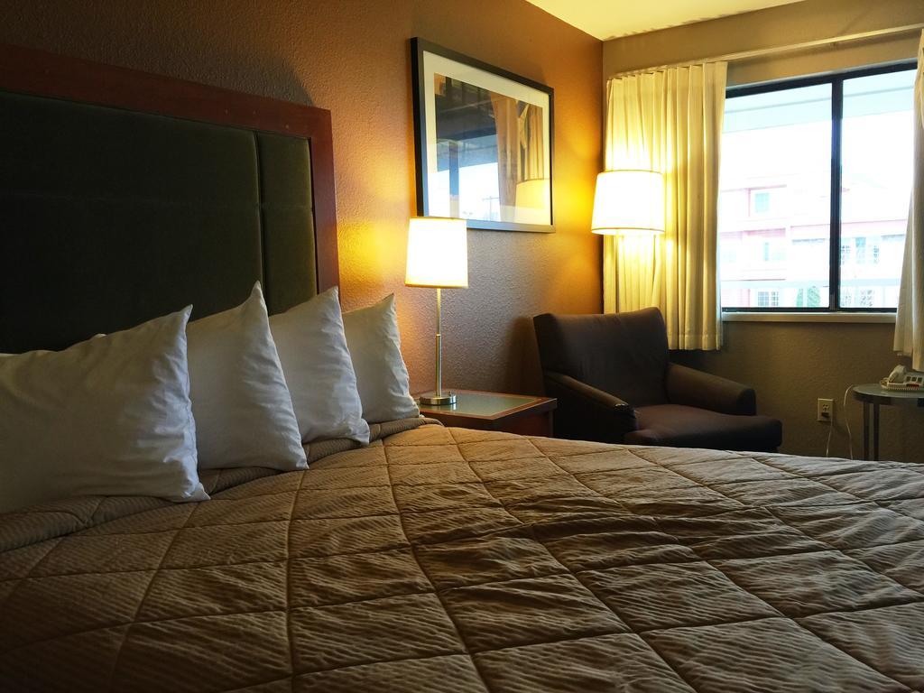 Chestnut Tree Mall 205 Motel Portland