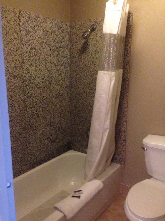 Chestnut Tree Mall 205 Motel 2*