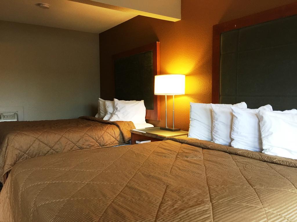 Chestnut Tree Mall 205 Motel Portland