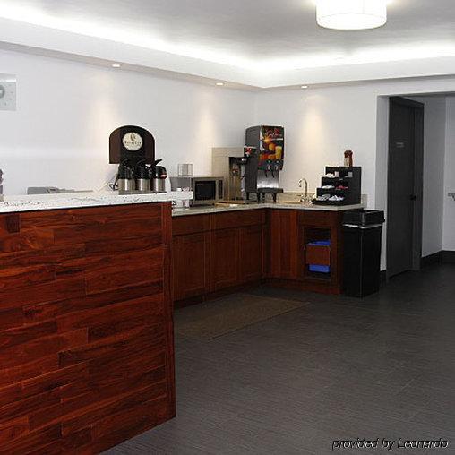 Chestnut Tree Mall 205 Motel