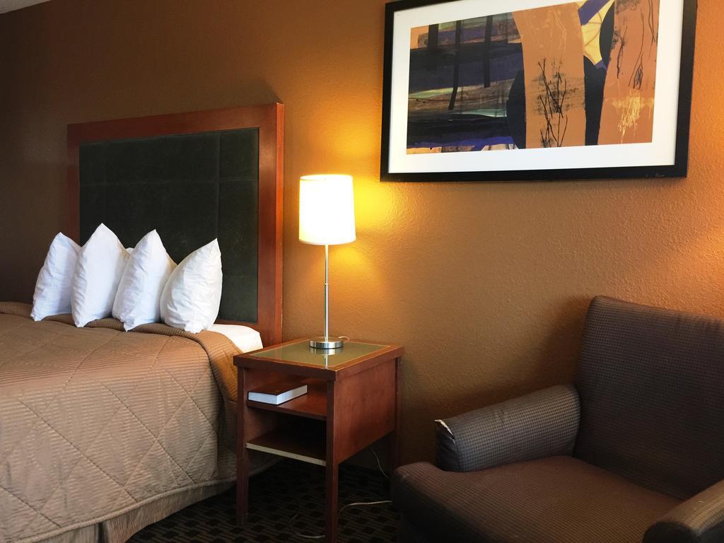 Motel Chestnut Tree Mall 205 2*