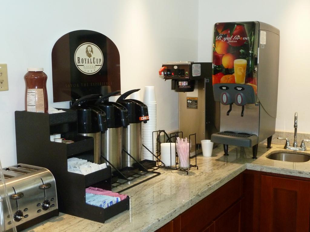 Motel Chestnut Tree Mall 205 Portland